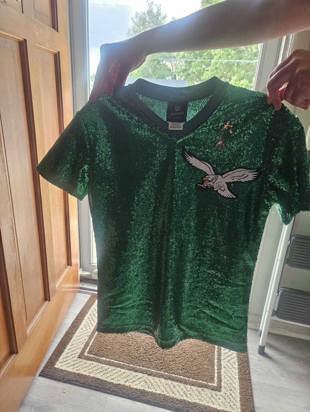 NFL Women's Green Sequin Short Sleeve Tee with Eagle Patch